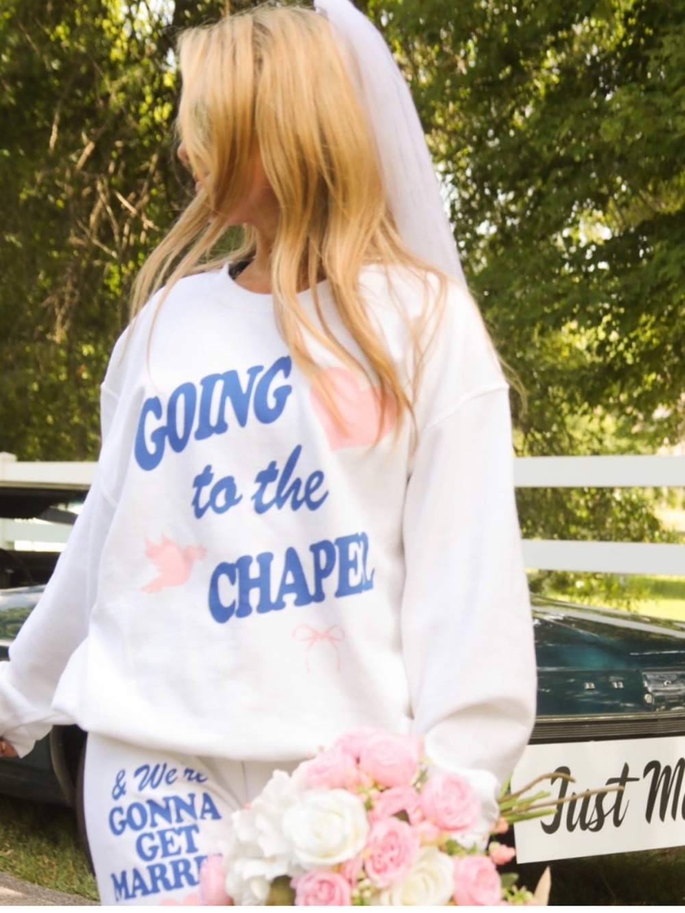 White 'Going to the chapel, We're Gonna Get Married' sweat set